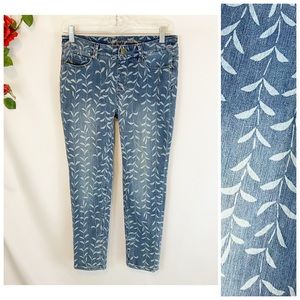 💋3/$20💋 Soft Surroundings Leaves Pattern Skinny Jeans